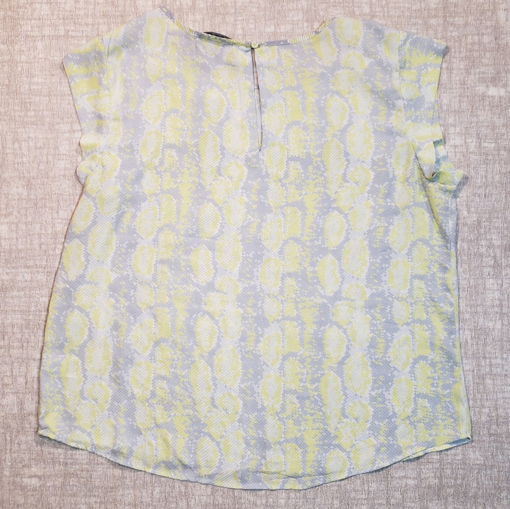 NWT Rachel Zoe Snake Skin Print Yellow and Grey Blouse Top Size XL - Picture 2 of 8